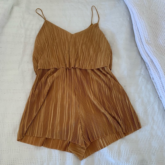 yellow/gold jumpsuit - Picture 4 of 4